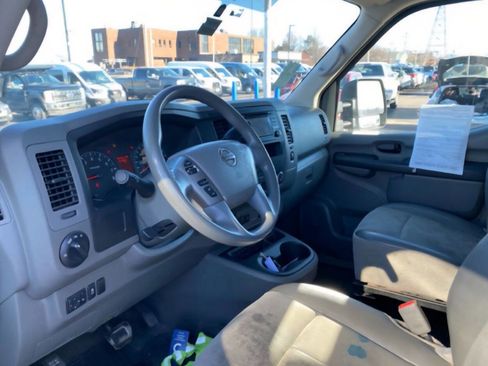 Used 2018 Nissan NV 2500 S image 9
