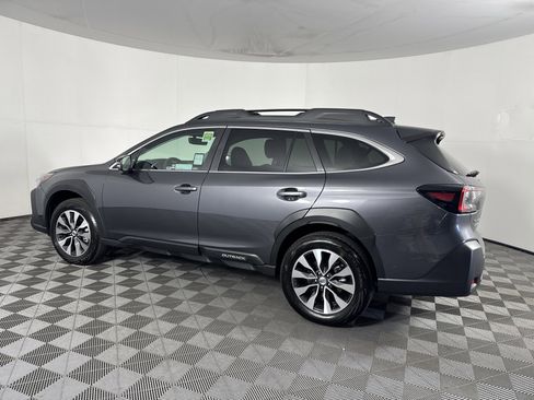 Used 2025 Subaru Outback Limited image 8