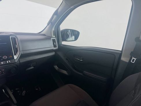 Used 2025 Nissan Frontier SV w/ SV Convenience Package RWD image 20