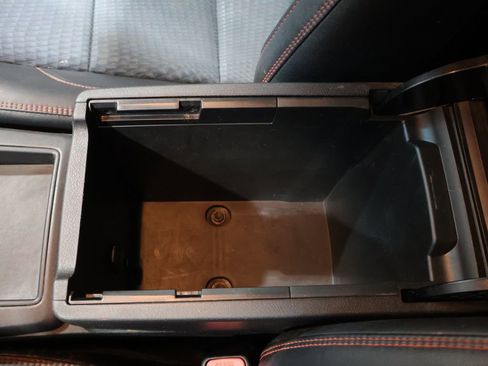 Used 2015 Toyota Camry SE image 24