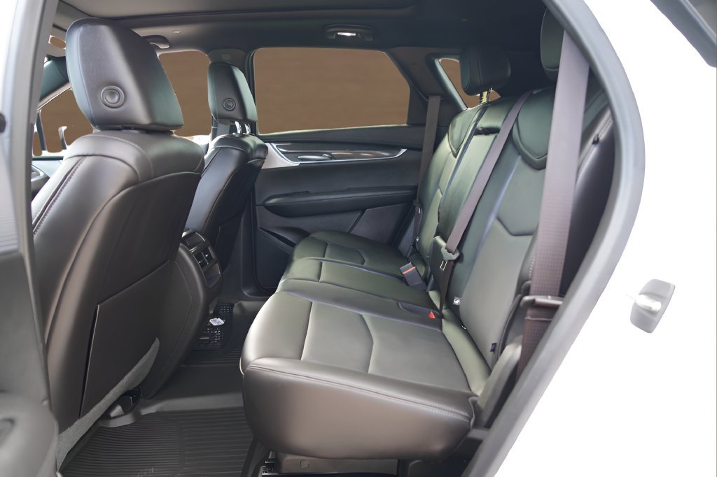 Used 2024 Cadillac XT5 Sportv w/ Technology Package AWD/4WD image 29