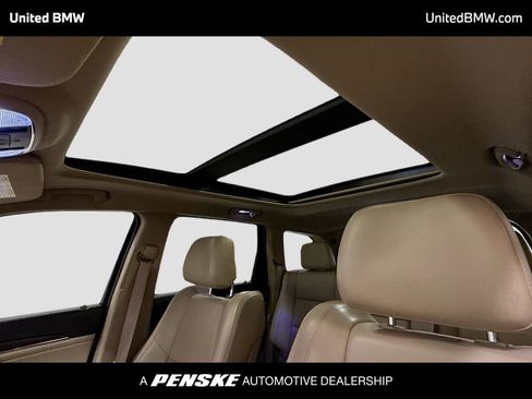 Used 2015 Jeep Grand Cherokee Limited w/ Luxury Group II image 12