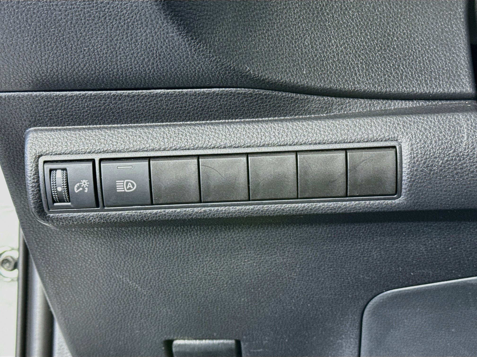 Certified 2025 Toyota Corolla LE FWD image 10