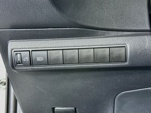 Certified 2025 Toyota Corolla LE FWD image 10