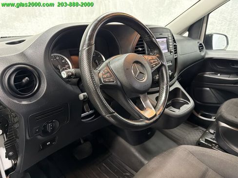 Used 2020 Mercedes-Benz Metris image 3