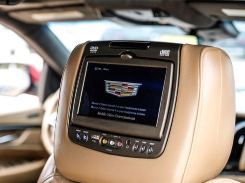 Used 2019 Cadillac Escalade Platinum image 41