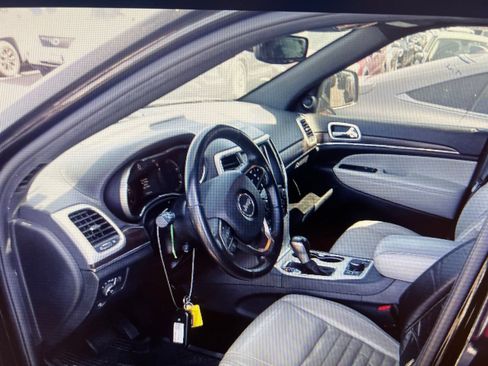 Used 2018 Jeep Grand Cherokee Limited AWD/4WD image 4