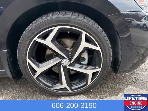 Used 2021 Volkswagen Passat 2.0T R-Line image 6