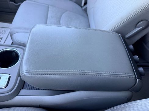 Used 2015 GMC Acadia SLE FWD image 51