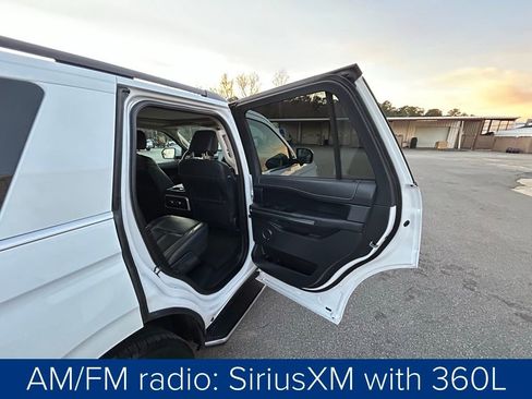 Used 2022 Ford Expedition XLT image 23