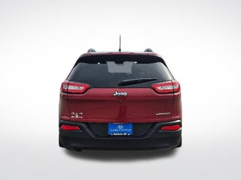 Used 2017 Jeep Cherokee Sport AWD/4WD image 6