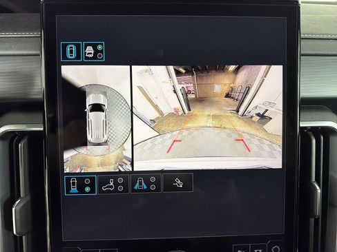 New 2025 GMC Acadia Elevation image 31