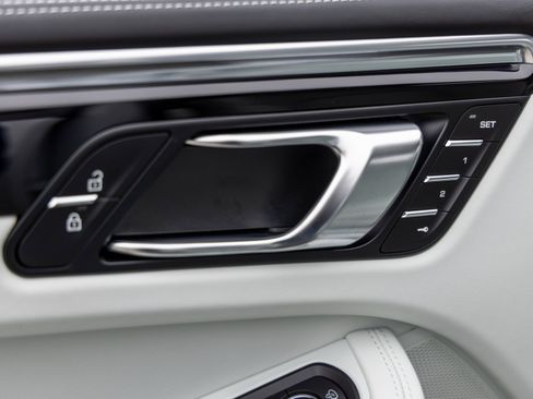 New 2025 Porsche Macan image 22