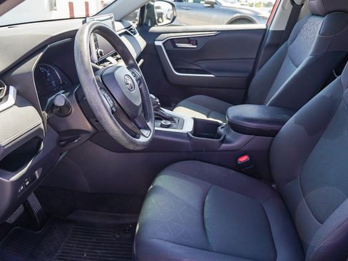 Used 2024 Toyota RAV4 XLE AWD/4WD image 18