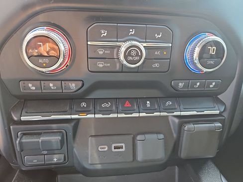 Used 2020 GMC Sierra 1500 SLT image 12