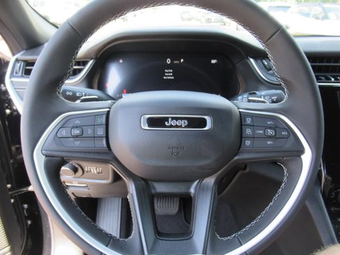 New 2026 Jeep Grand Cherokee Laredo w/ MOPAR Finishing Package RWD image 21
