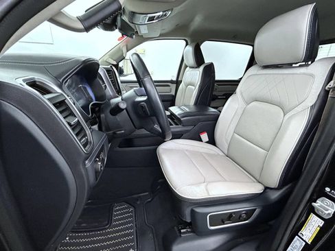 Used 2023 RAM 1500 Limited AWD/4WD image 11