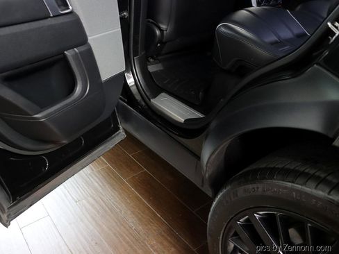 Used 2017 Land Rover Range Rover Sport SVR image 32