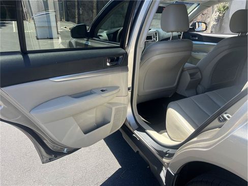 Used 2014 Subaru Outback 2.5i Premium w/ Popular Package #1B AWD/4WD image 11