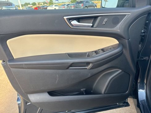 Used 2022 Ford Edge SEL w/ Convenience Package image 6