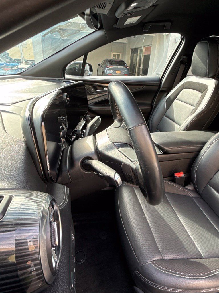 Used 2024 Chevrolet Blazer EV LT AWD/4WD image 33