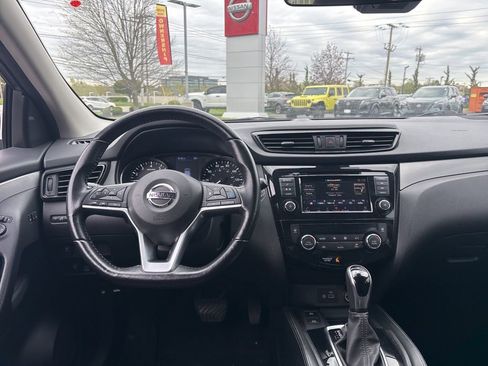Used 2020 Nissan Rogue Sport SV w/ Technology Package AWD/4WD image 24