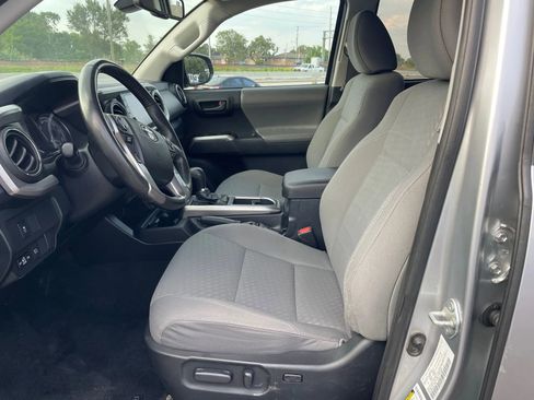 Used 2021 Toyota Tacoma SR5 image 21