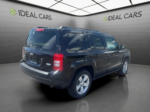 Used 2017 Jeep Patriot Latitude AWD/4WD image 5