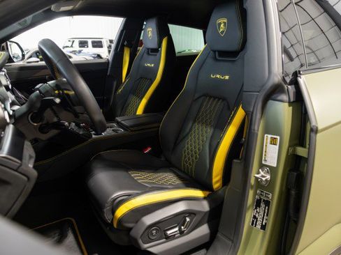 Used 2023 Lamborghini Urus Performante image 40