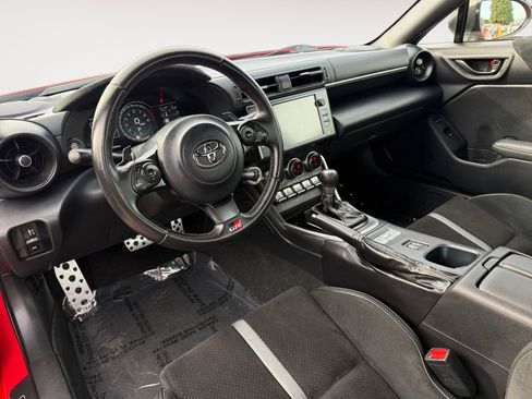 Used 2023 Toyota GR86 Premium w/ ALL Weather Mat Package (TMS) image 15