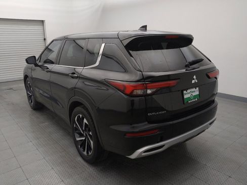 Used 2023 Mitsubishi Outlander SE image 5