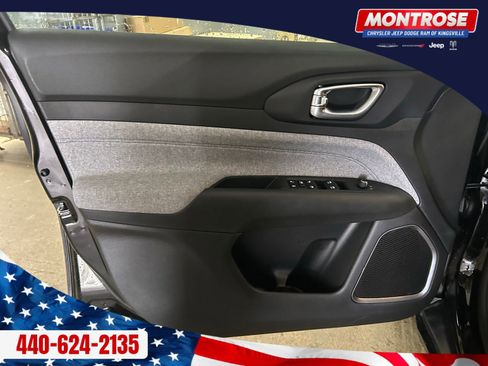 New 2026 Jeep Compass Latitude image 9