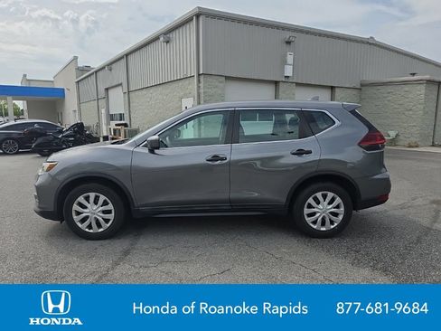 Used 2020 Nissan Rogue S FWD image 2