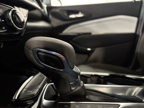 Certified 2025 Chevrolet Trax LT w/ LT Convenience Package image 26