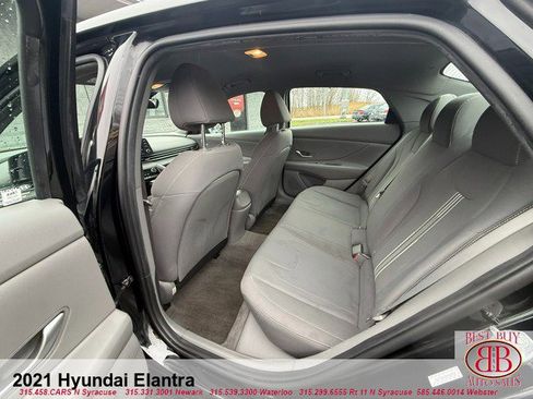 Used 2021 Hyundai Elantra SEL image 15