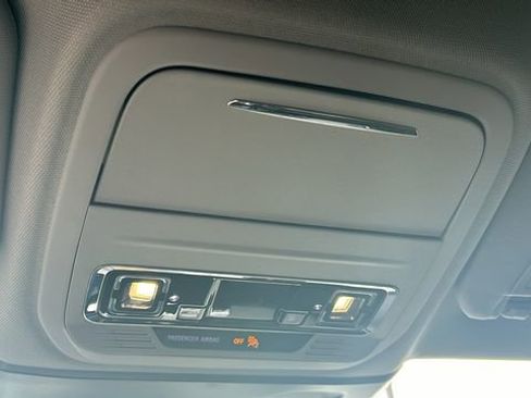 Used 2022 Lincoln Corsair FWD image 23