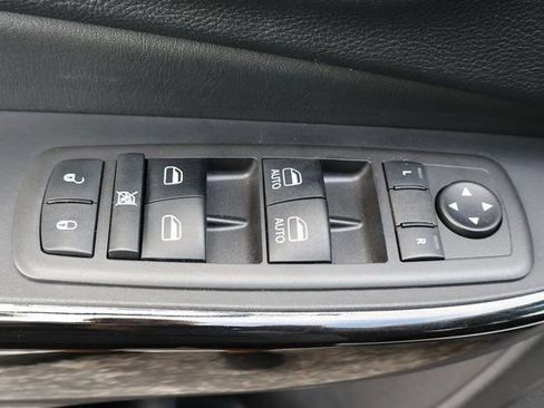 Used 2021 Jeep Cherokee Latitude Plus AWD/4WD image 10