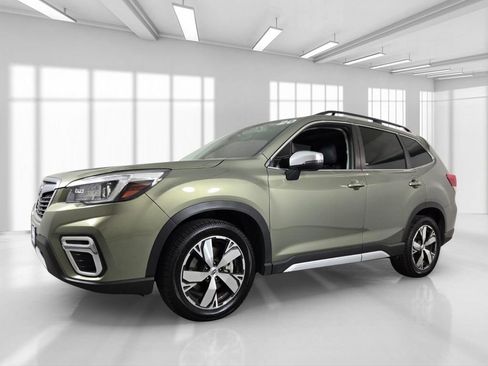 Used 2020 Subaru Forester Touring AWD/4WD image 2