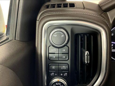 Used 2019 GMC Sierra 1500 SLT w/ SLT Premium Package image 31