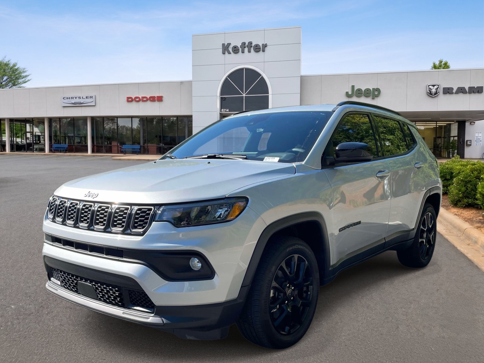 Used 2026 Jeep Compass Latitude AWD/4WD image 1