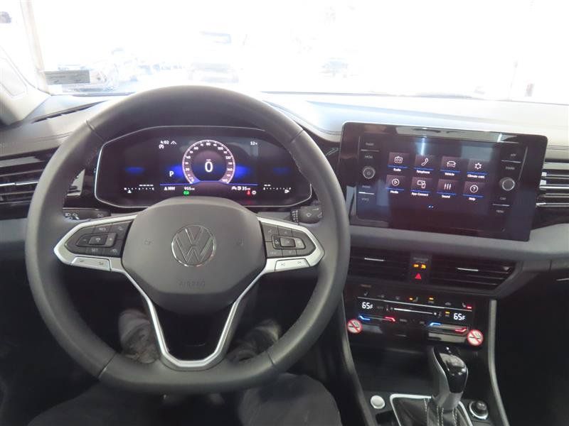 Used 2026 Volkswagen Jetta SE FWD image 21