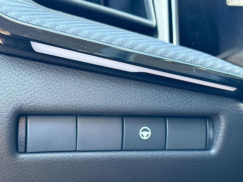 Used 2025 Nissan Kicks SR image 19