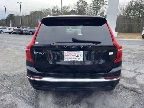 Used 2023 Volvo XC90 T8 Plus image 3