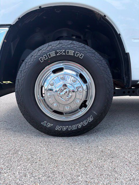 Used 2024 RAM 3500 Tradesman w/ Chrome Appearance Group AWD/4WD image 10