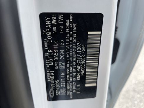 New 2026 Hyundai Elantra Limited image 33