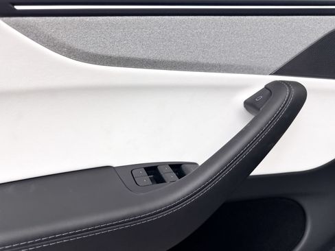 Used 2026 Tesla Model Y Long Range RWD image 30