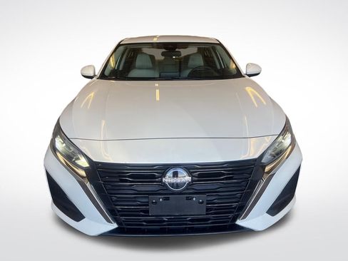 Used 2023 Nissan Altima 2.5 SV AWD/4WD image 10