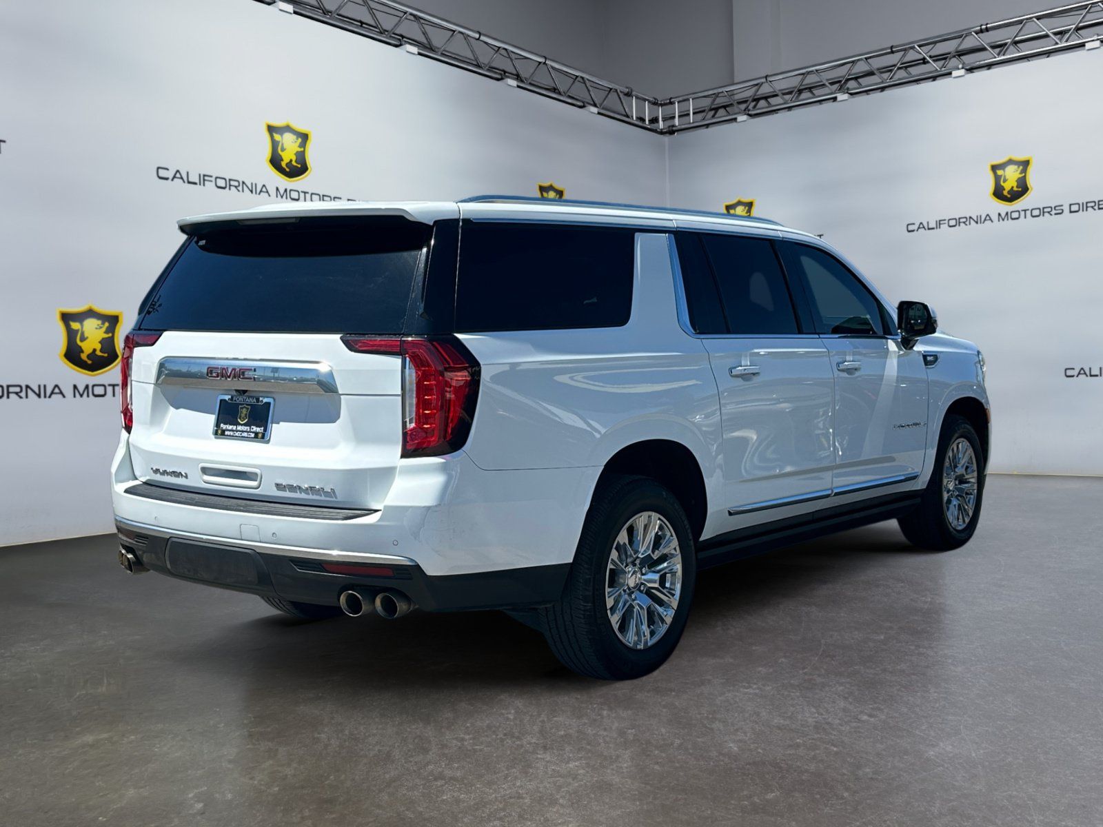 Used 2021 GMC Yukon XL Denali AWD/4WD image 5