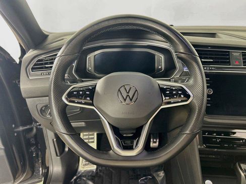 Certified 2022 Volkswagen Tiguan SEL R-Line AWD/4WD image 11