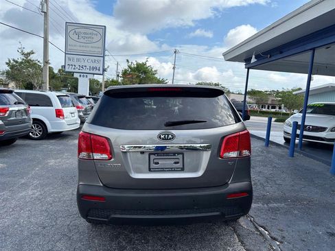 Used 2011 Kia Sorento EX w/ Limited Pkg FWD image 4